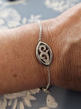 Delicate Silver Filigree Oval Bracelet in Silver